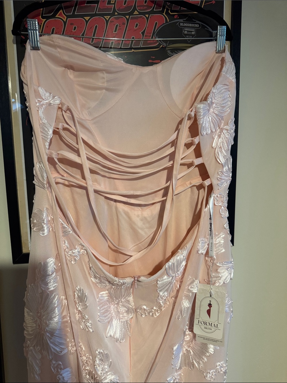 Elegant Pink Lace Strapless Evening Dress - Picture 3 of 7